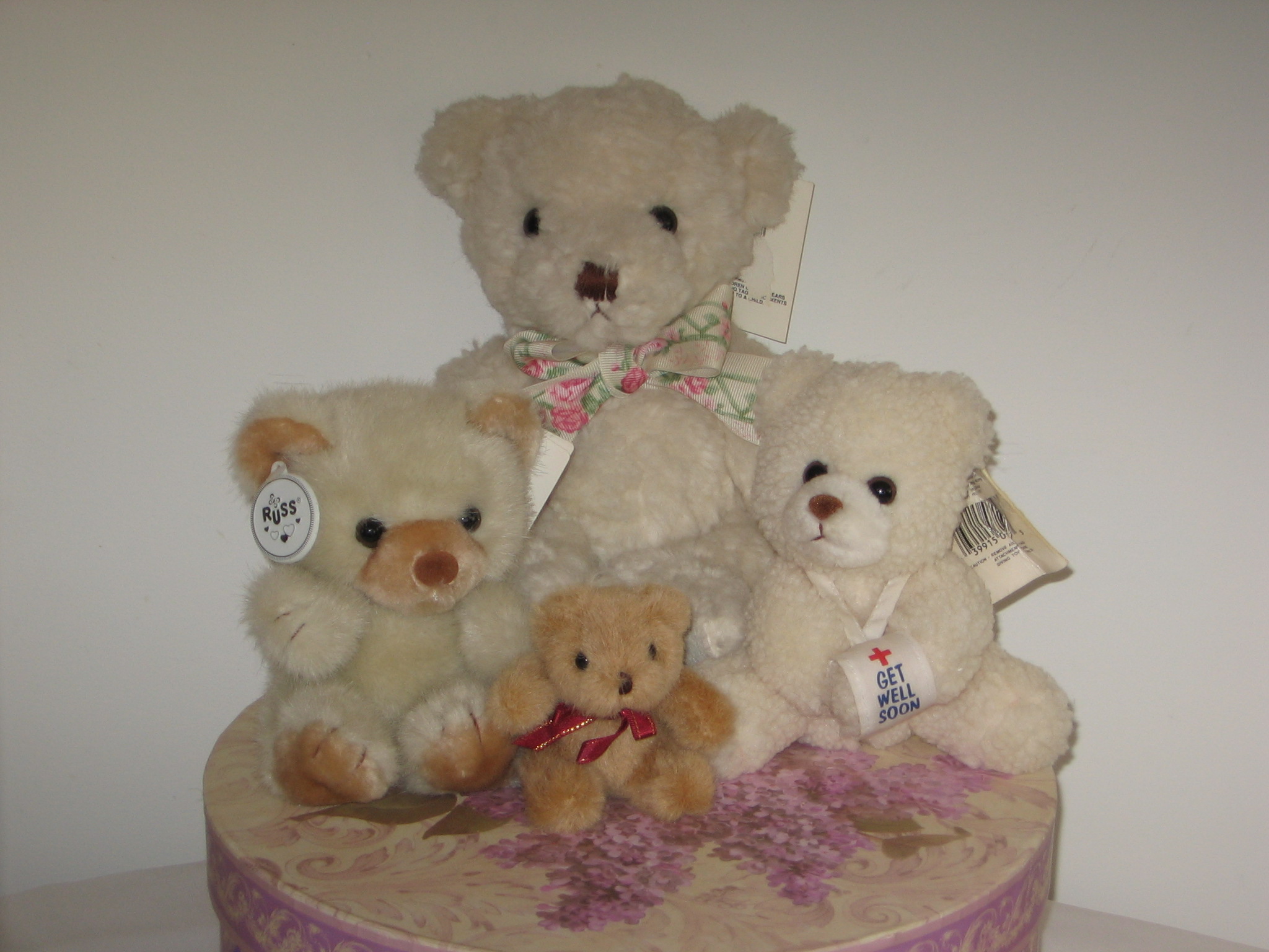 Cream bears